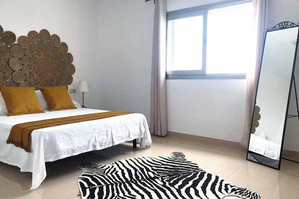 Villa D'Aina * Propiedad Privada Con Piscina Cala en Bosch Luaran gambar