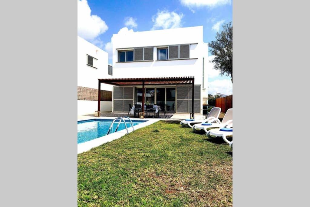 Villa D'Aina * Propiedad Privada Con Piscina Cala en Bosch Luaran gambar